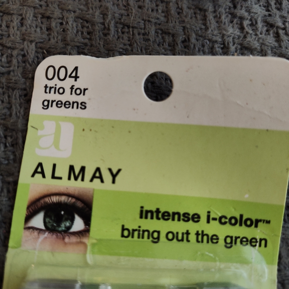 Make-up lip and eye bundle - Picture 12 of 12
